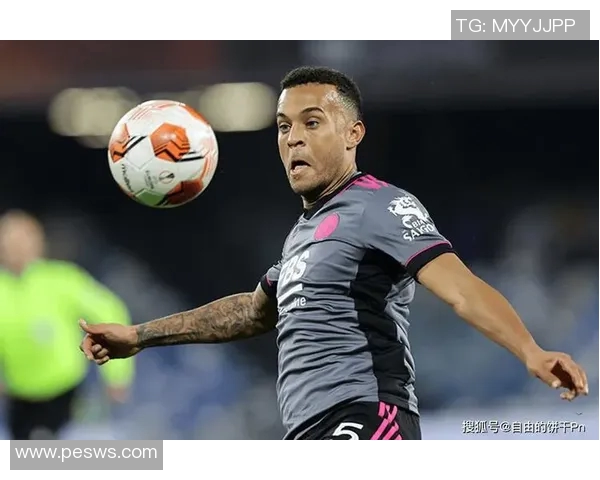 足球球星尴尬瞬间盘点:那些令人捧腹的囧时刻和意外乌龙 足球球星尴尬瞬间盘点:那些令人捧腹的囧时刻和意外乌龙